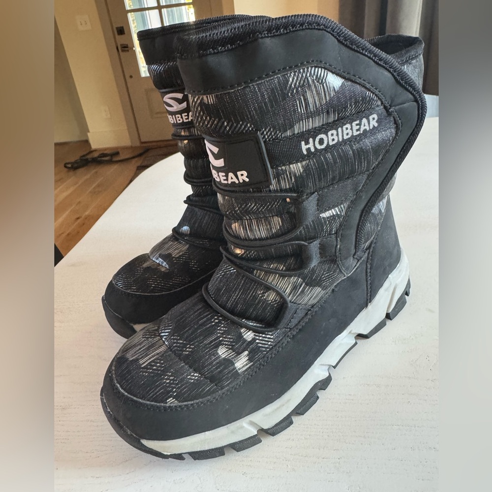 Snow boots